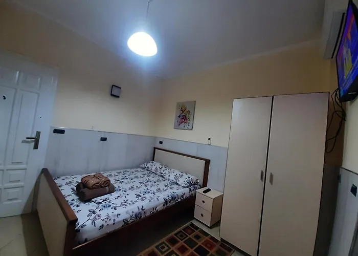 Lovely Appartament 1-3 地拉那