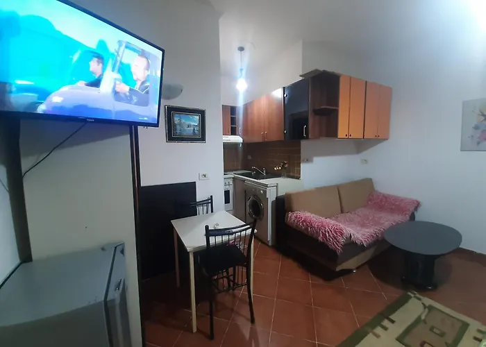 Lovely Appartament 1-3 Apartment