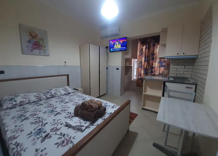 Lovely Appartament 1-3 Apartment *